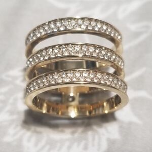 Elegant Gold and Silver Women's Ring